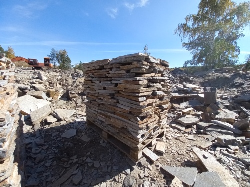 Плитняк златолит серебристый для мощения на бетон купить в Магасе