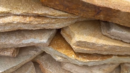 Плитняк златолит жёлтый золотистый для фасада 1,5-3см купить в Магасе