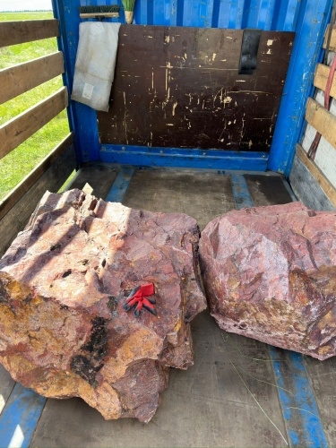 Ландшафтные глыбы красно-фиолетовые 200-1000 килограмм купить в Магасе