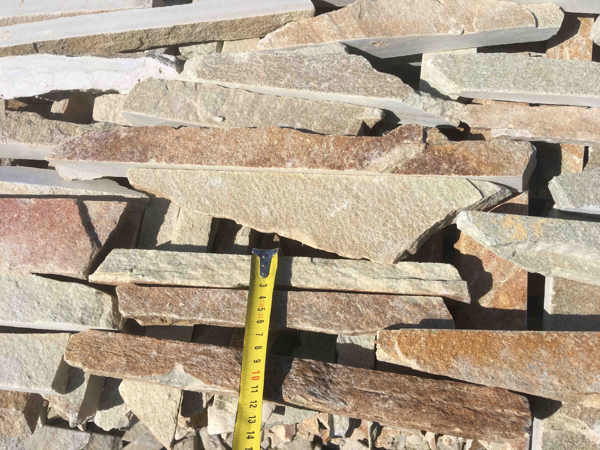 Горбушка златолит золотистый для облицовки купить в Магасе