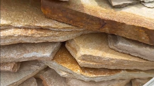 Плитняк златолит жёлтый золотистый для отмостки купить в Магасе