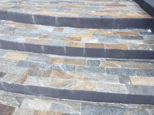 Плитка из Златолита Уральского для лестницы купить в Магасе