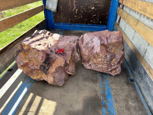 Ландшафтные глыбы красно-фиолетовые 200-1000 килограмм купить в Магасе