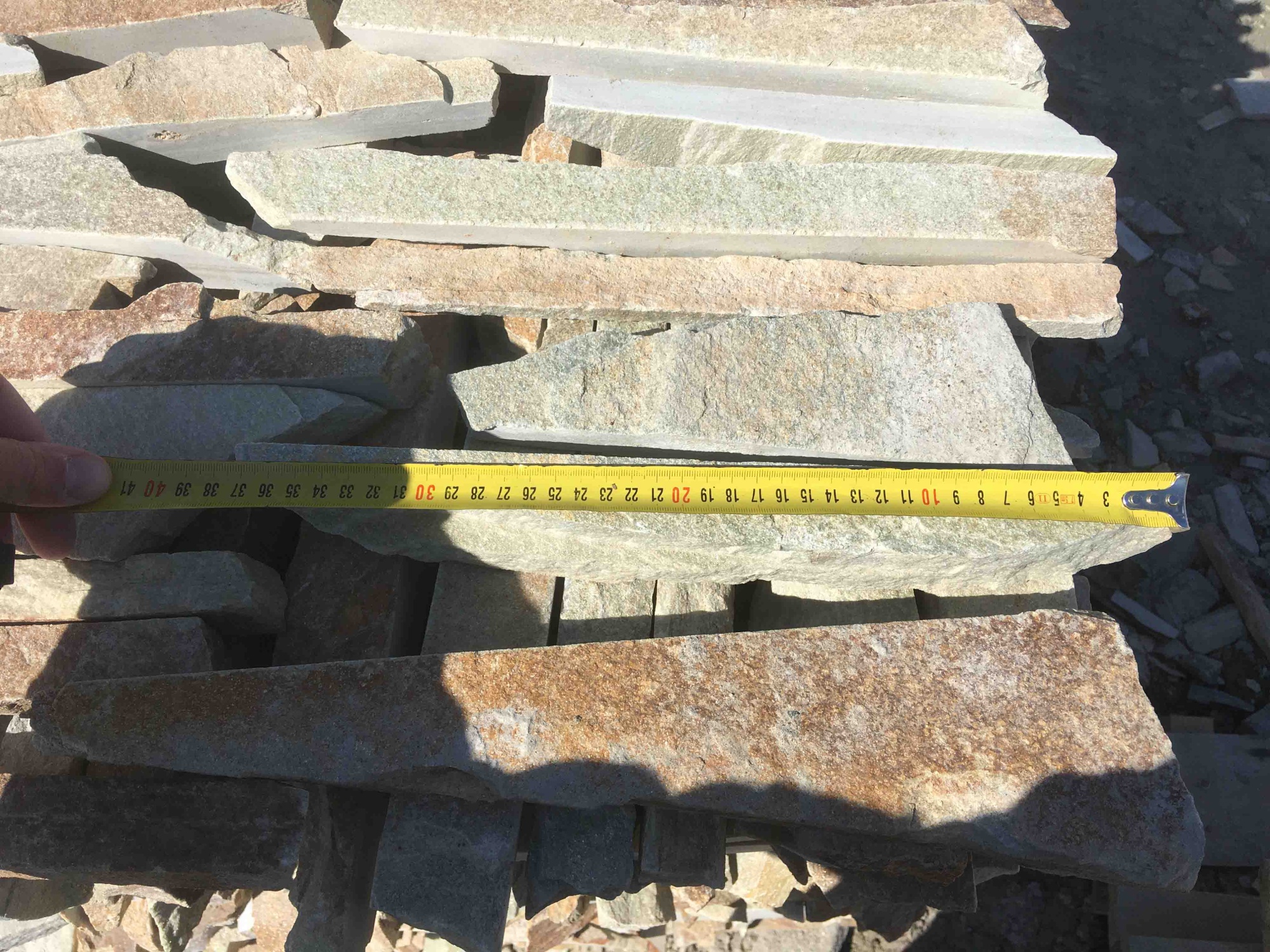 Горбушка златолит золотистый для облицовки купить в Магасе