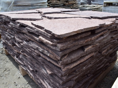 Плитняк лемезит бордовый для облицовки цоколя 20-25 мм  купить в Магасе