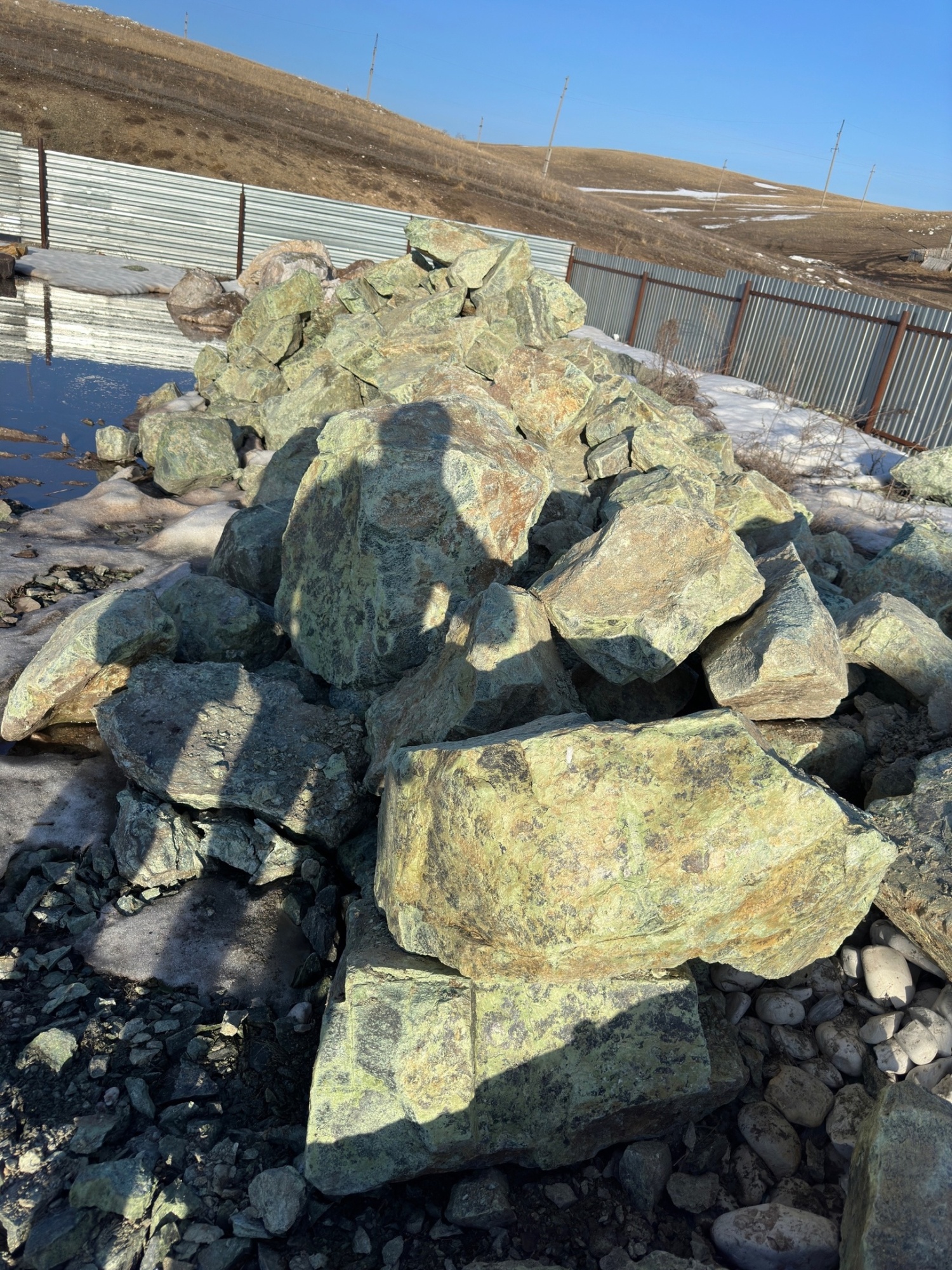 Камни для ландшафтного дизайна зелёные 10-60 килограмм купить в Магасе