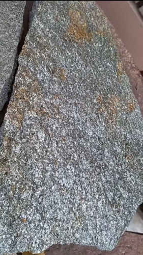 Плитняк златолит серебристый для цоколя, отмостки купить в Магасе