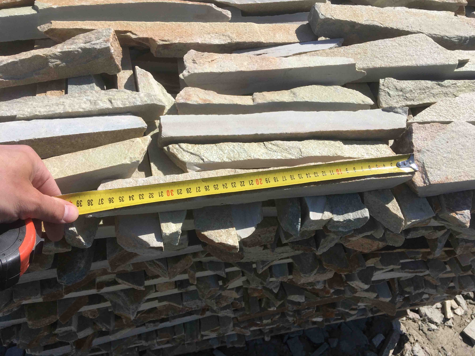 Горбушка златолит золотистый для облицовки купить в Магасе