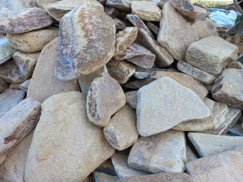 Златолит жёлтый, жёлто-зелёный глыбки и валуны для ланшафтного дизайна купить в Магасе