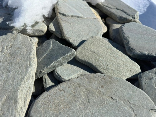 Плитняк златолит зелёный галтованный для цоколя купить в Магасе