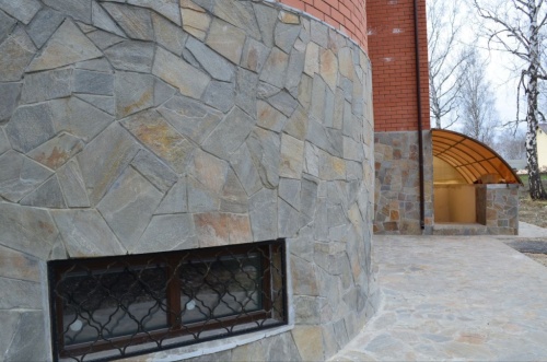 Плитняк златолит Уральский для цоколя, отмостки купить в Магасе